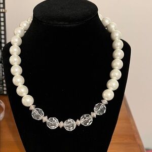 Elegant Vintage 1950 Pearl and Crystal Necklace